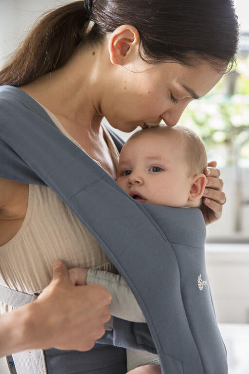 Ergobaby Mochila Portabebé Embrace - Azul Oxford