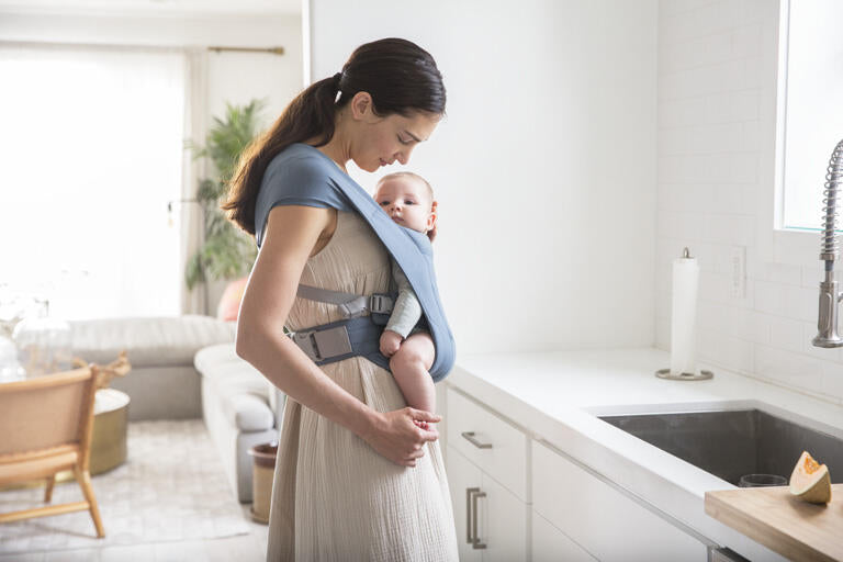 Ergobaby Mochila Portabebé Embrace - Azul Oxford