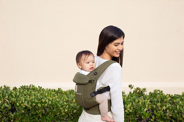 Ergobaby Mochila Portabebé Adapt SoftFlex Mesh - Verde oliva