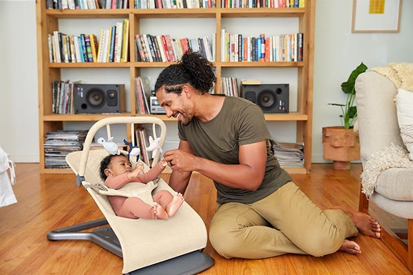 Ergobaby Barra de Brinquedos para Espreguiçadeira Evolve - Maravilhas do Mar Creme