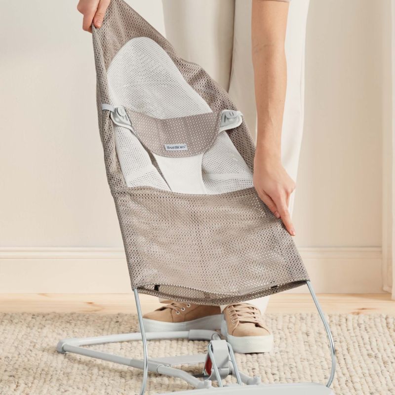BabyBjorn Espreguiçadeira Balance Soft Mesh - Beige/Branco