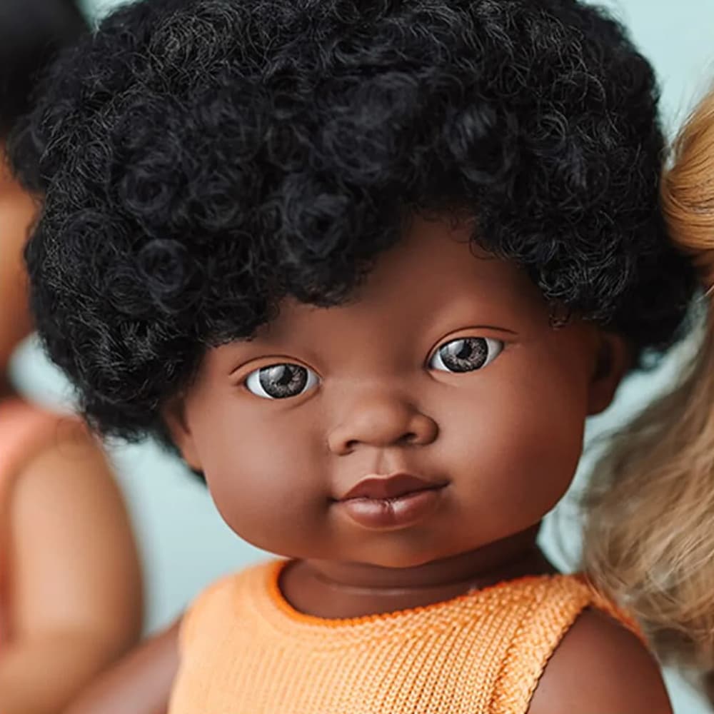 Boneca Africana 38 cm My Friends & Me da Miniland - Dos 10 meses aos 6 anos
