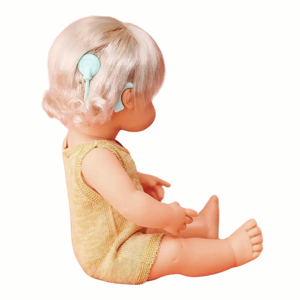 Boneca com Implante Coclear 38 cm My Friends & Me da Miniland - A partir dos 3 anos