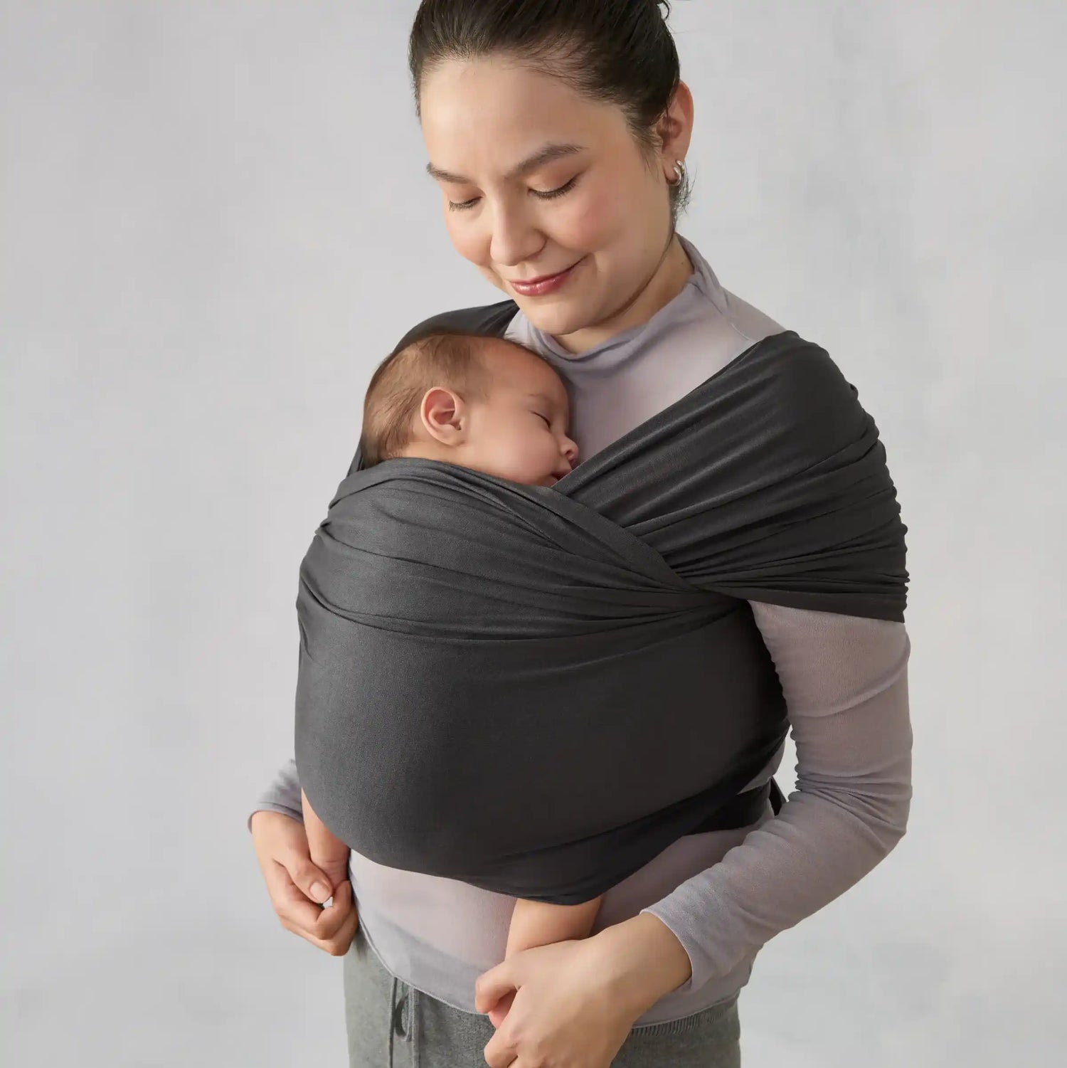 Ergobaby Pano Portabebé Aura Sustentável - Gris grafito