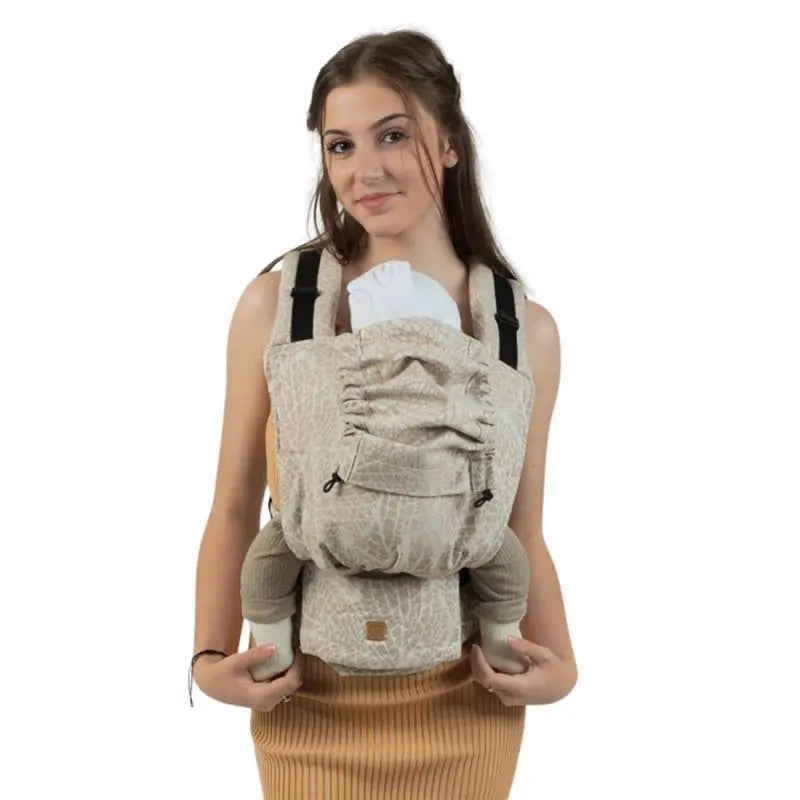 Isara Mochila Portabebé Quick Full Buckle V2 - Majestic Ivory Forest