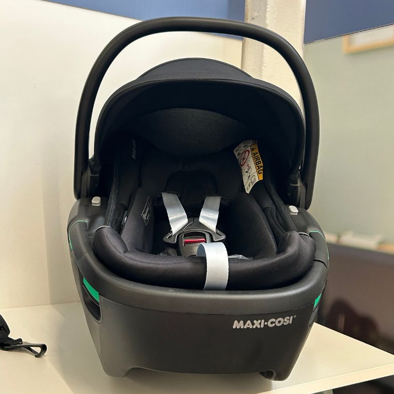 Maxi-Cosi Cadeira Auto Coral 360 - Essential Black