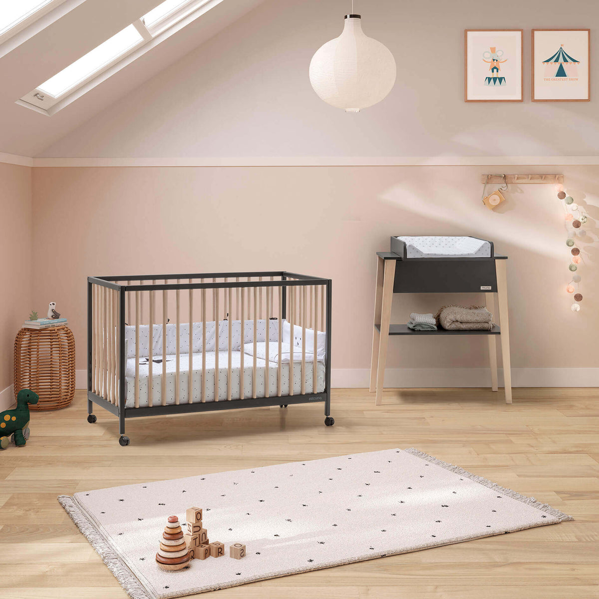 Cama Mountain 120x60 da Micuna - Antracite/Madeira