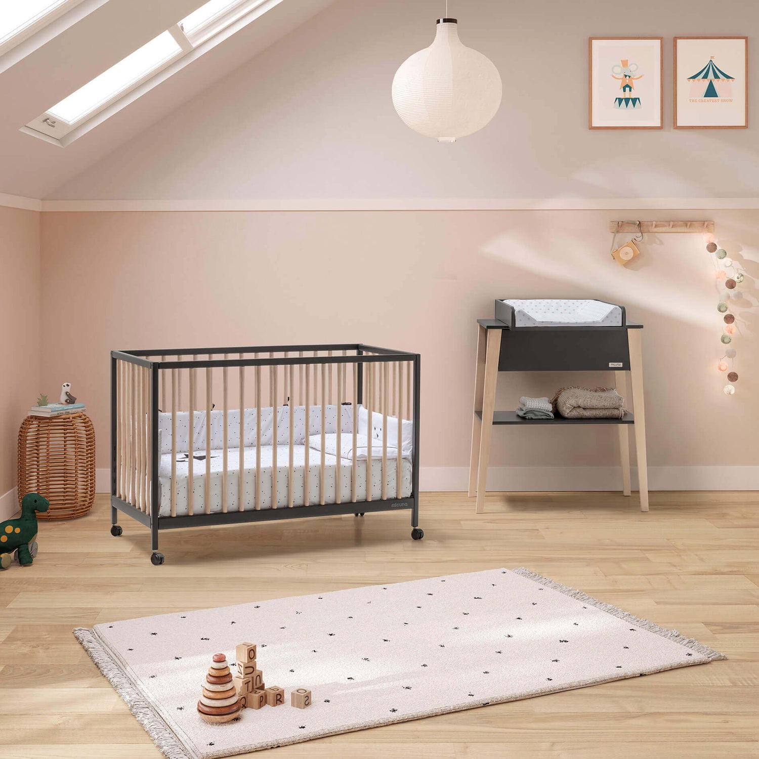 Cama Mountain 120x60 da Micuna - Antracite/Madeira