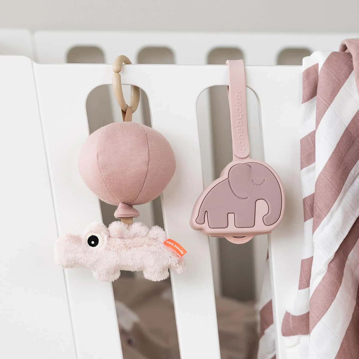 Done by Deer Porta Chupetas em Silicone - Elphee Powder
