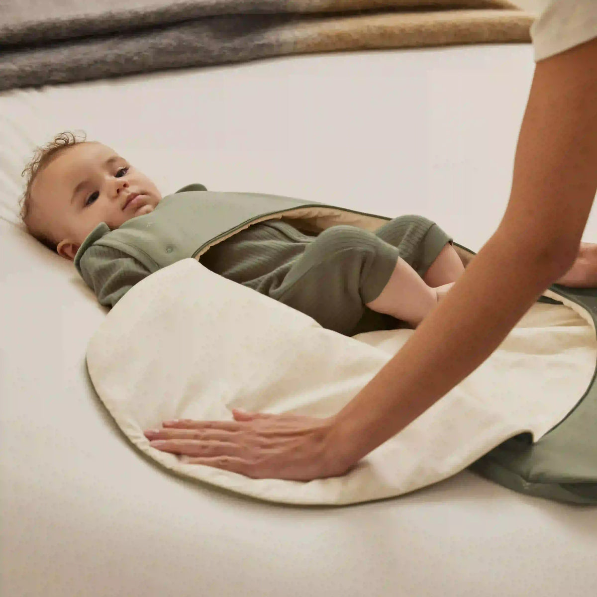 SnuzPouch Saco de dormir 0-6 meses Tog 1.0 - Sage Cross