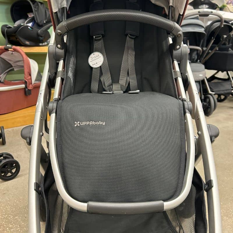 UPPAbaby Carrinho de Passeio Vista V2 Duo - Lucy (Chassis em Alumínio)
