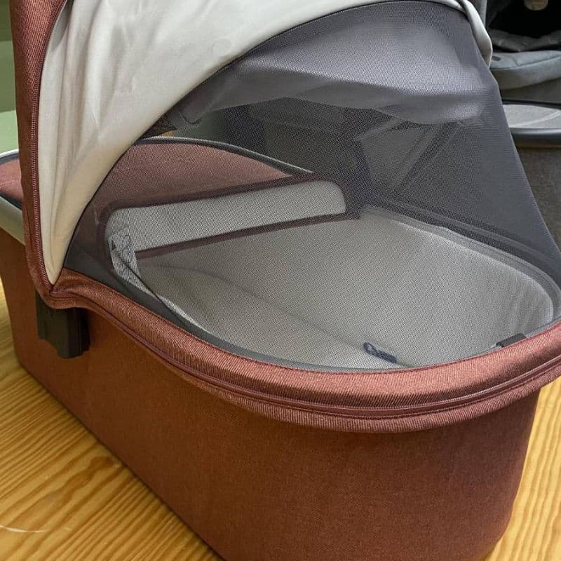 UPPAbaby Carrinho de Passeio Vista V2 Duo - Lucy (Chassis em Alumínio)
