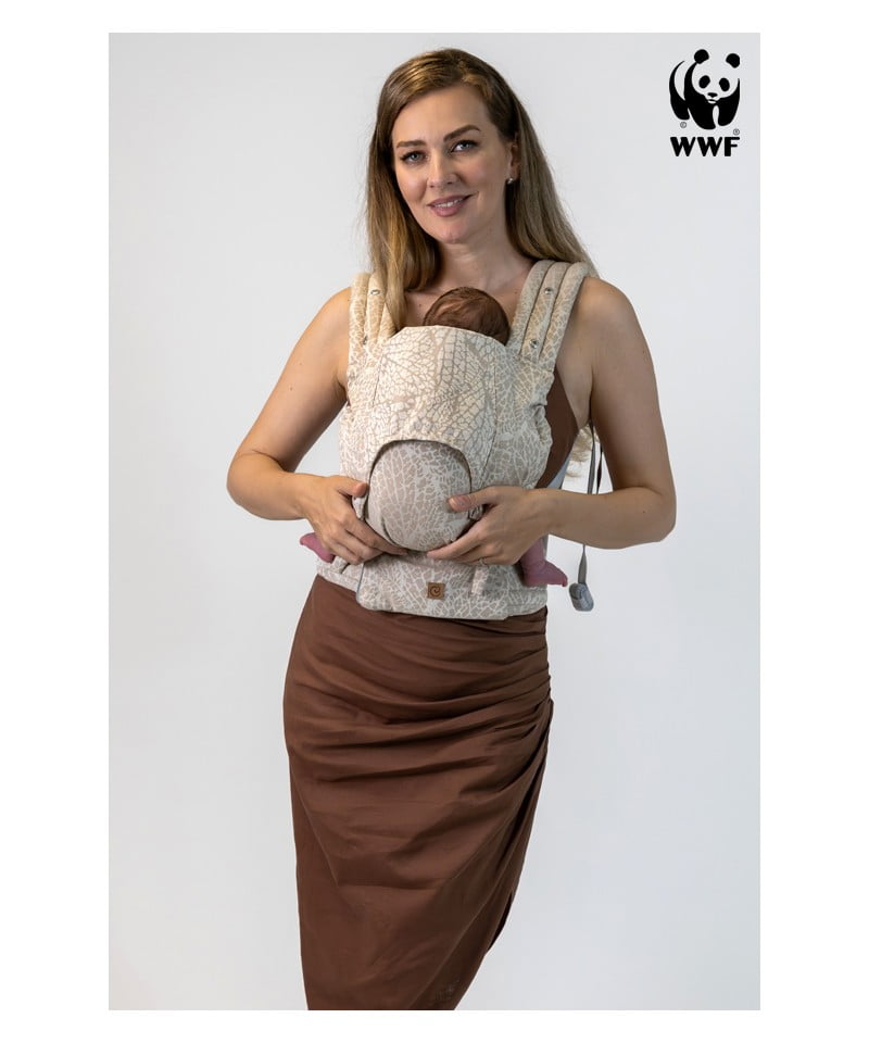 Isara Elite Mochila Portabebé - Majestic Ivory Forest