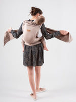 Isara Quick Half Buckle Mochila Portabebé - Caffe Latte