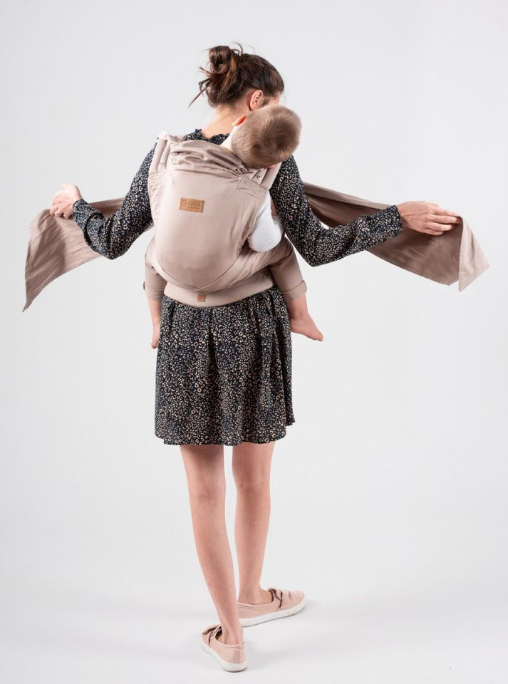 Isara Quick Half Buckle Mochila Portabebé - Caffe Latte