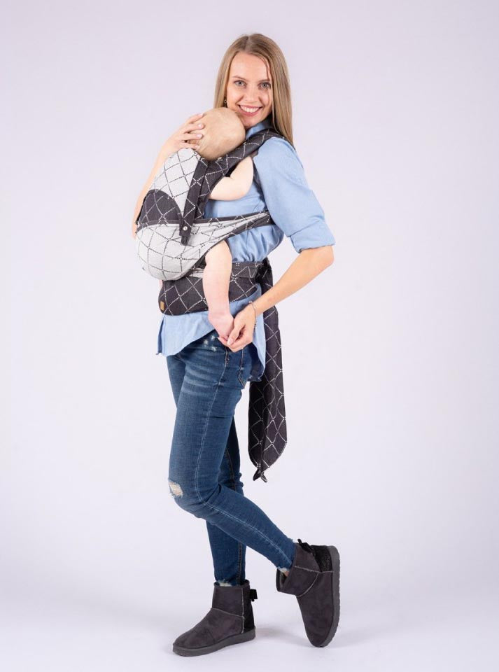 Isara Quick Half Buckle Mochila Portabebé - Diamonda Black