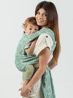 Isara Quick Half Buckle Mochila Portabebé - Majestic Green Forest