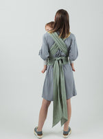 Isara Quick Half Buckle Mochila Portabebé - Sage Green Linen