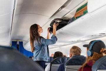 Carrinho de Passeio Joolz Aer+ em cabine de avião