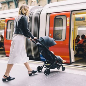 Carrinho de Passeio Ergobaby Metro + em transportes
