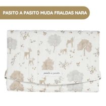 Pasito a Pasito Muda Fraldas Nara