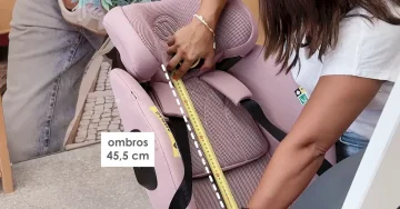 A altura do encosto até aos ombros é de 45,5 cm