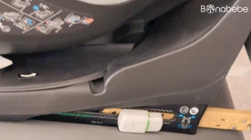 Maxi-Cosi Mica 360 Pro-Quando os encaixes estão corretos, surge um sinal verde