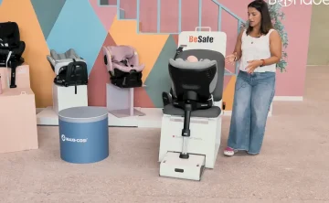 Maxi-Cosi Mica 360 Pro - Posicionar sempre o recem nascido contra a marcha